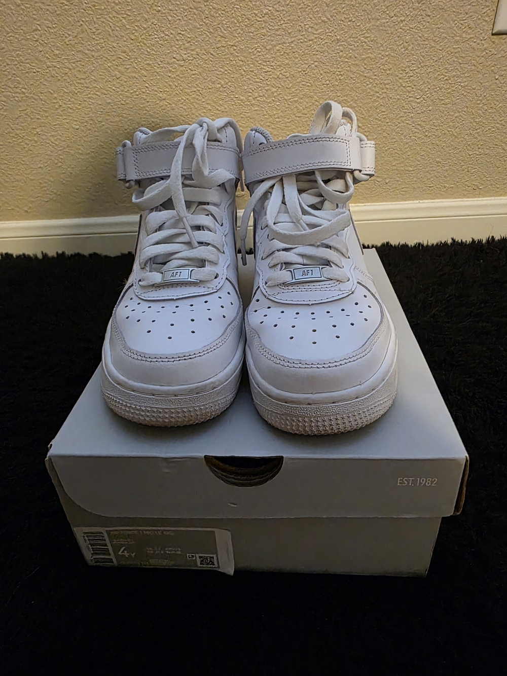 Nike Air Force 1 Mid White Unisex Kids US 4 Mid Top Leather Strap Sneaker